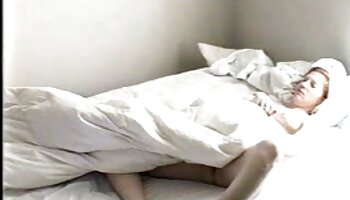 Superbe brune videos pornos amateurs français amateur se fait baiser sur une table de massage