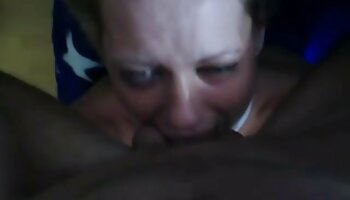 Scarlett dominant le fétichisme des pieds les meilleurs films porno français des filles et le combat d'étranglement