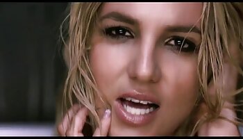 La transsexuelle blonde pulpeuse Aubrey Kate porno françai se fait enculer
