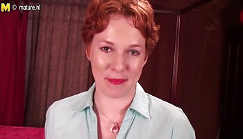 Geeky lain oi porno français films à lunettes bercé par une immense sucette en ébène ... kyd