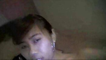 Une fille vidéos pornos françaises brune super serrée vend sa chatte