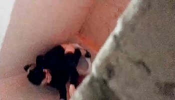 L'adolescente porno francai mince Janice Griffith baise une grosse bite