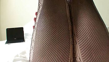 Une adolescente immigrée baise pour de la xxl porno française nourriture et un tour